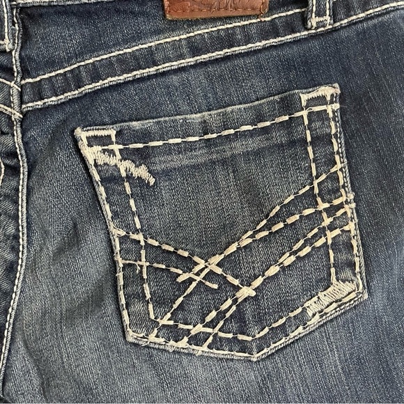 Buckle BKE Kate Stretch Denim Jeans Short Size 27 - Picture 4 of 10
